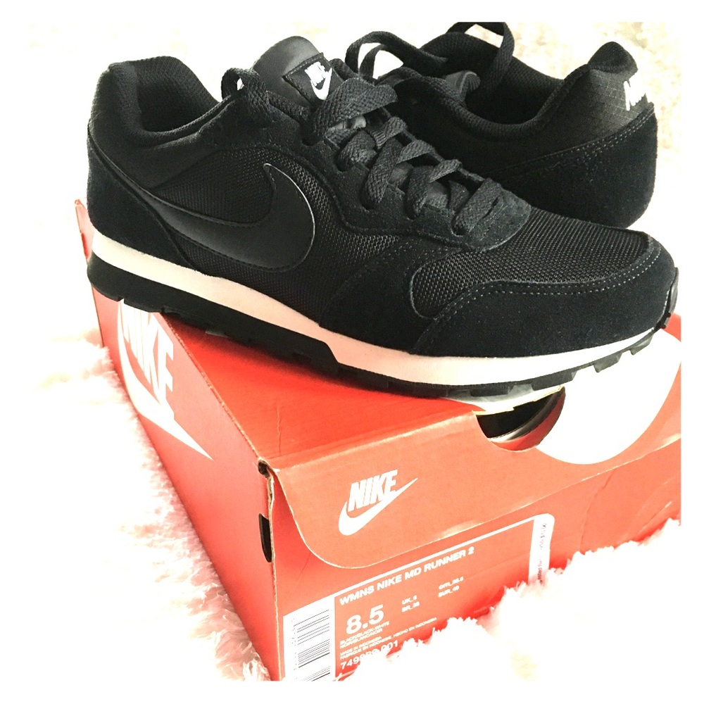 Women’s Nike “MD Runner 2” size 8.5/8 New in Box